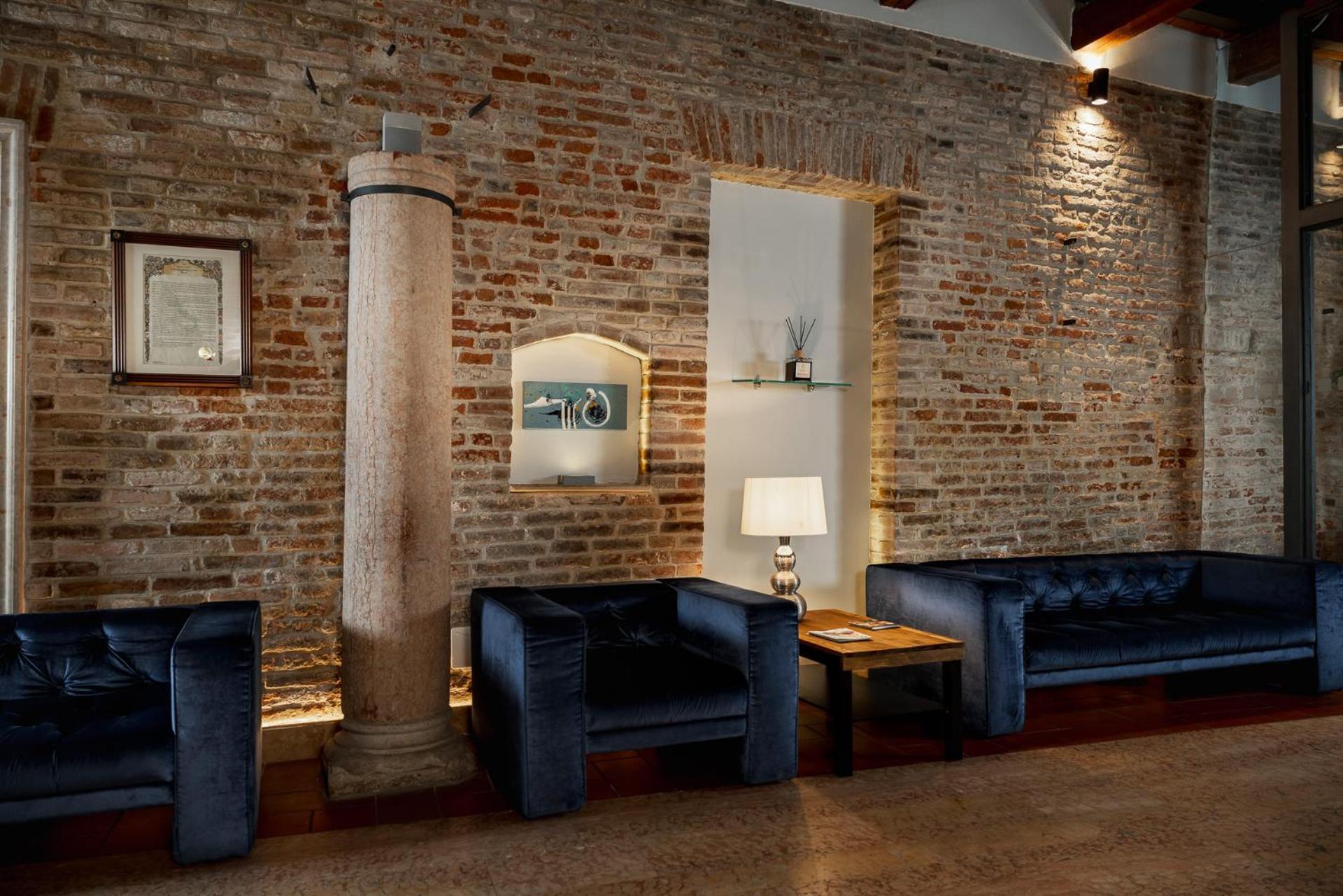 Maxxim Hotel & Loft Ferrara Exterior photo