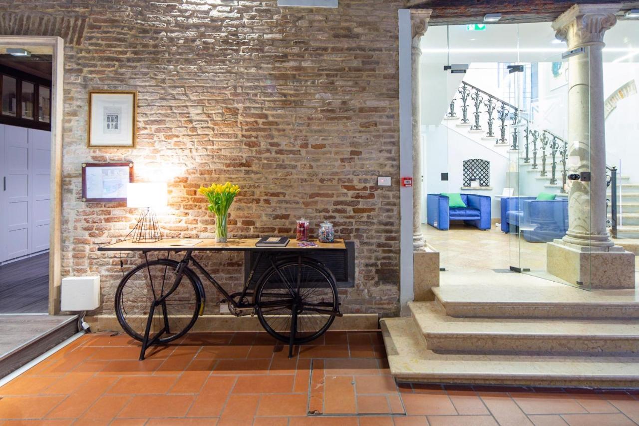 Maxxim Hotel & Loft Ferrara Exterior photo
